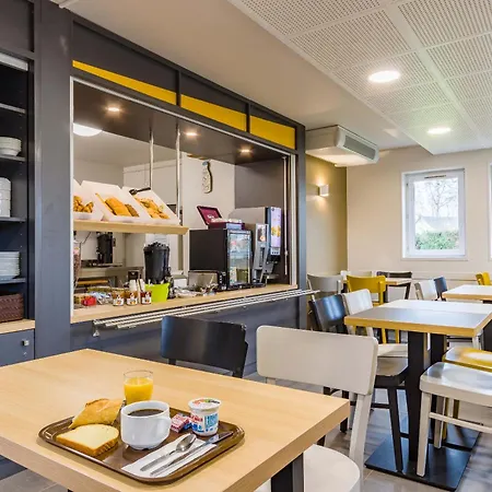 Nord 2 La Petite Arche 酒店 图尔