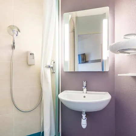 Nord 2 La Petite Arche 2* Tours