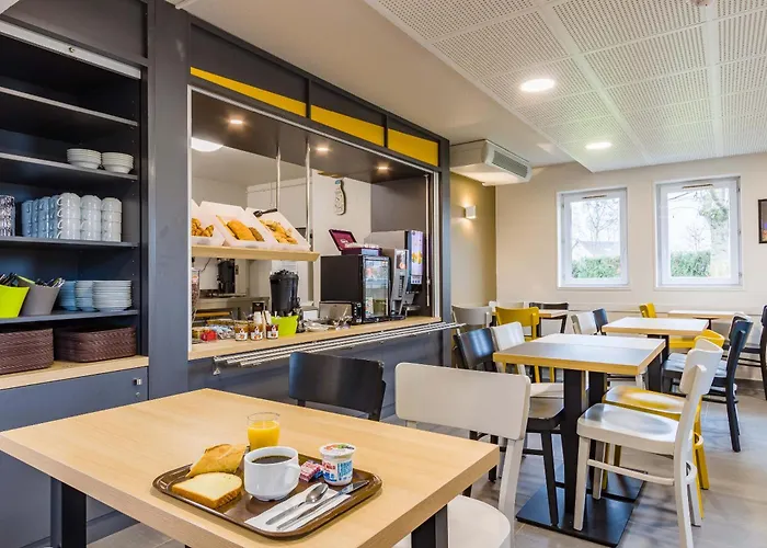 Nord 2 La Petite Arche 酒店 图尔