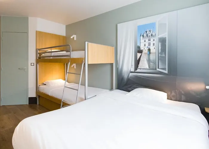 Nord 2 La Petite Arche Otel 2*